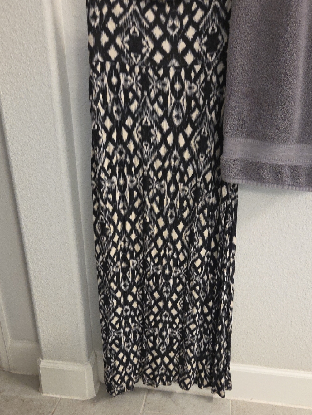 bobeau Black & Cream Geometric Maxi Skirt